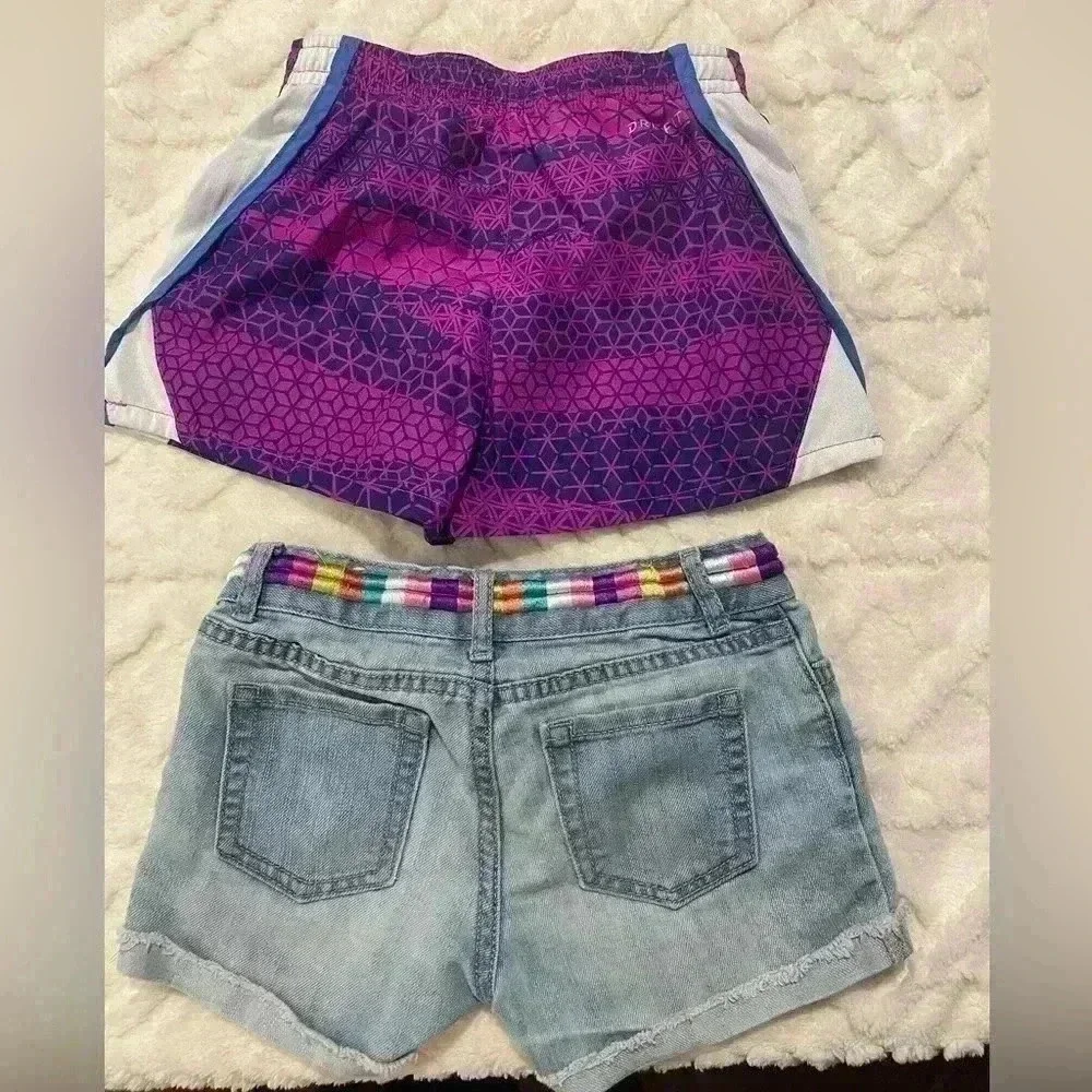 Bundle of 2 girls shorts Nike 6yrs and Children’s  place 6yrs
